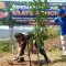 Panglima Kostrad (Pangkostrad) Letjen TNI Maruli Simanjuntak, M.Sc. bersama Dirut PT. Pupuk Kaltim Bapak Rahmad Pribadi melaksanakan kegiatan penanaman ± 63.672 pohon program Community Forest, bertempat di Daerah Latihan (Rahlat) Kostrad Cibenda Sukabumi, Jawa Barat. Senin (17/7/2023).