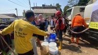 Krisis Air Bersih, Baznas Kabupaten Sukabumi Distribusikan 15 Ribu Liter di Desa Padaasih