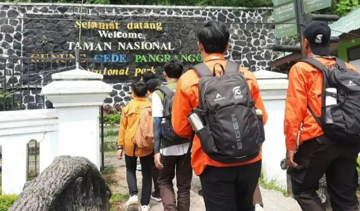 Pintu pendakian Taman Nasional Gunung Gede Pangrango di Kebun Raya Cibodas, Kabupaten Cianjur, Jawa Barat.(Ahmad Fikri).