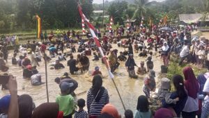Rayakan HUT RI 78 Ribuan Masyarakat Cisolok Ngubek Kulah