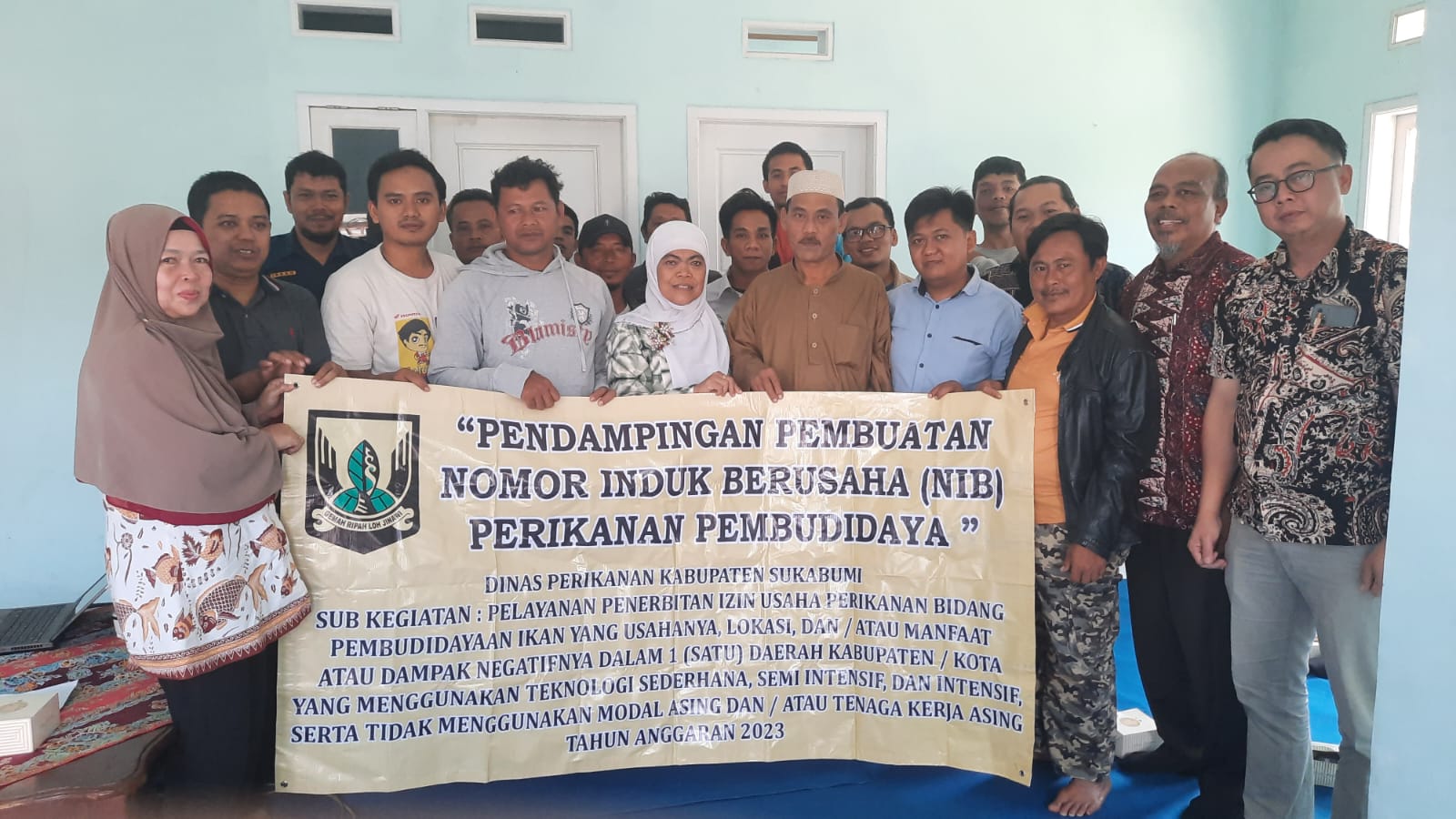 Dinas Perikanan fasilitasi proses pembuatan sejumlah pembudidaya ikan di pasar Cibaraja, Kecamatan Cisaat. Jumat, (25/8).