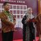 Komisioner KPU RI, Betty Epsilon Idroos saat konferensi pers
