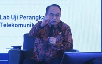 Menkominfo Budi Arie Setiadi menyebutkan bahwa kecepatan internet Indonesia masih di bawah rata-rata