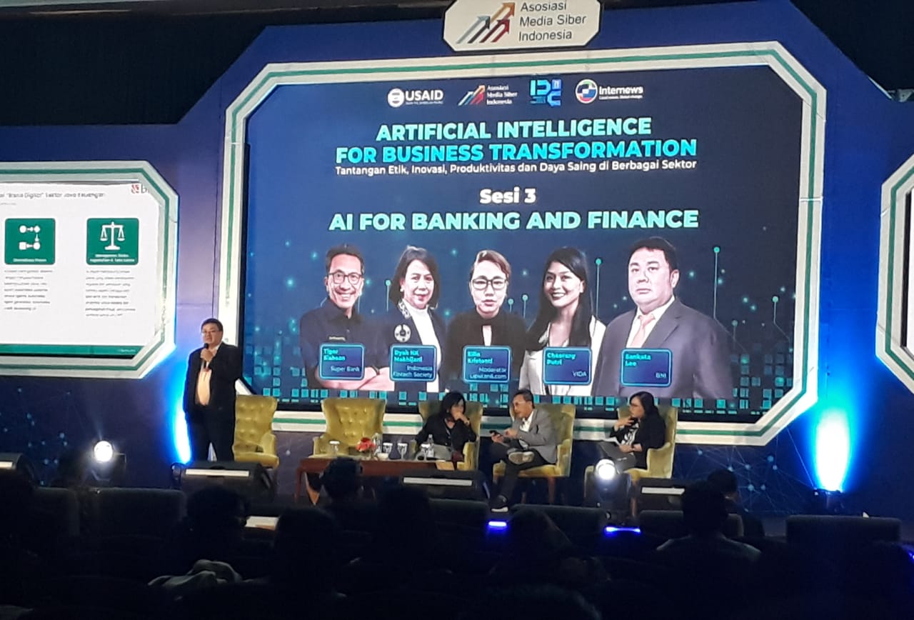 panel yang membahas masa depan Artificial Intelligence (AI) di sektor perbankan/finansial, pada Indonesia Digital Conference (IDC) dan AMSI Awards 2023 yang digelar Asosiasi Media Siber Indonesia (AMSI) di Hotel El Royale, Bandung, Jawa Barat pada 22 Agustus 2023.