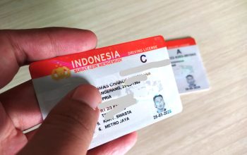Polres Mimika rayakan HUT RI dengan memberikan SIM A dan SIM C gratis kepada warga yang lahir tepat 17 Agustus