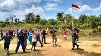 Sambut HUT RI, Satgas Yonif 310/KK Sukabumi Berbagi Keceriaan Dengan Anak-anak Papua 