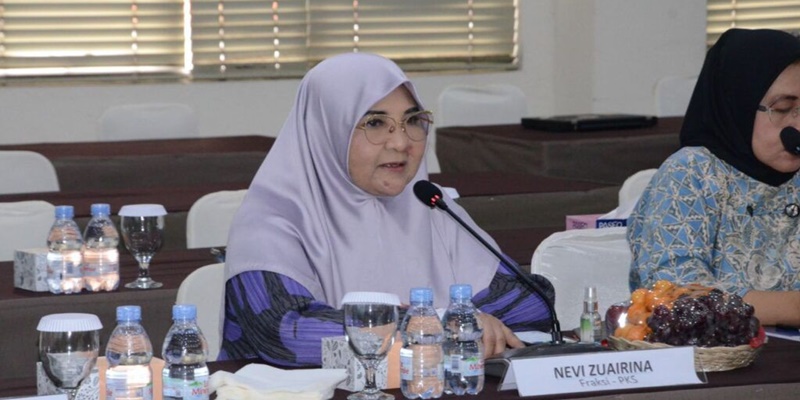 Anggota DPR RI dari Fraksi PKS, Nevi Zuairina