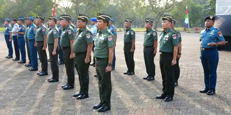 Sebanyak 27 perwira tinggi mendapat kenaikan satu pangkat lebih tinggi/Dok Puspen TNI