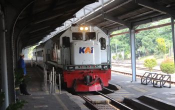 Foto ilustrasi: Kereta api di Stasiun Jember siap berangkat (Humas KAI Daop 9 Jember)