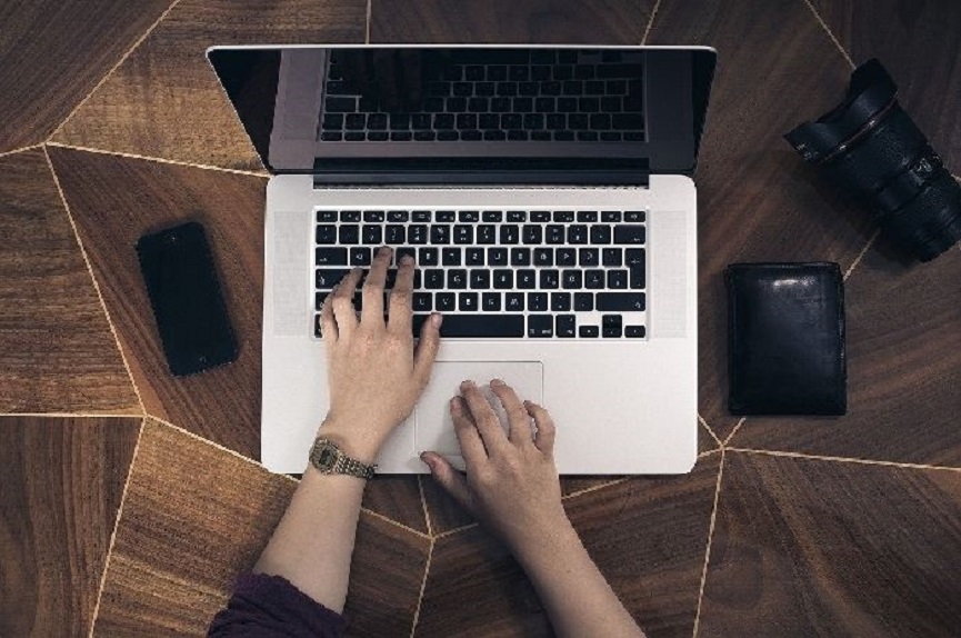Cara Mencegah Baterai Laptop Agar Tidak Cepat Panas dan Bocor---Pixabay