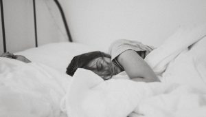 Ternyata Tidur Hanya 5 Jam dapat Jadi Penyebab Kematian Dini, Singkirkan Gadget