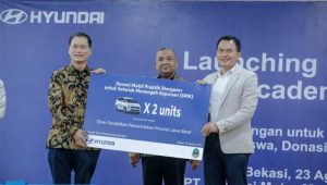 Siswa SMK Mendapat Beasiswa dan Bantuan Sarpras dari PT HMMI, Presdir: Kami Berikan yang Terbaik