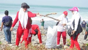 Surfing Festival 12 Agustus 2023, Pemkab Sukabumi Bersihkan Pantai Cimaja
