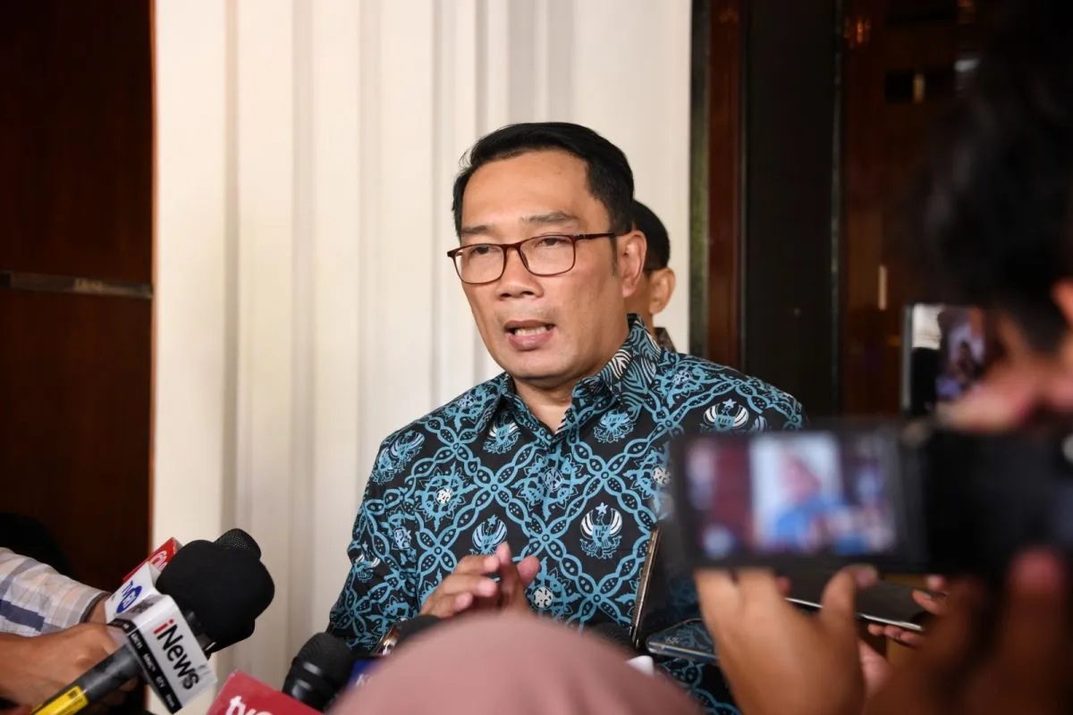 Gubernur Jawa Barat Ridwan Kamil usai mengikuti Rakor Koordinasi Tingkat Menteri terkait pembahasan manajerial Pesantren Al Zaytun pasca penetapan Panji Gumilang sebagai tersangka di kantor Kemenko Polhukam, Jakarta, Kamis (3/8/2023). (Humas Pemda Jabar)