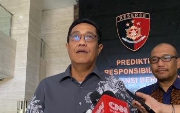 Direktur Tindak Pindana Umum (Dittipidum) Bareskrim Polri Brigjen Pol. Djuhandhani Rahardjo Puro memberikan keterangan kepada wartawan di Mabes Polri, Jakarta, Jumat (4/8/2023)