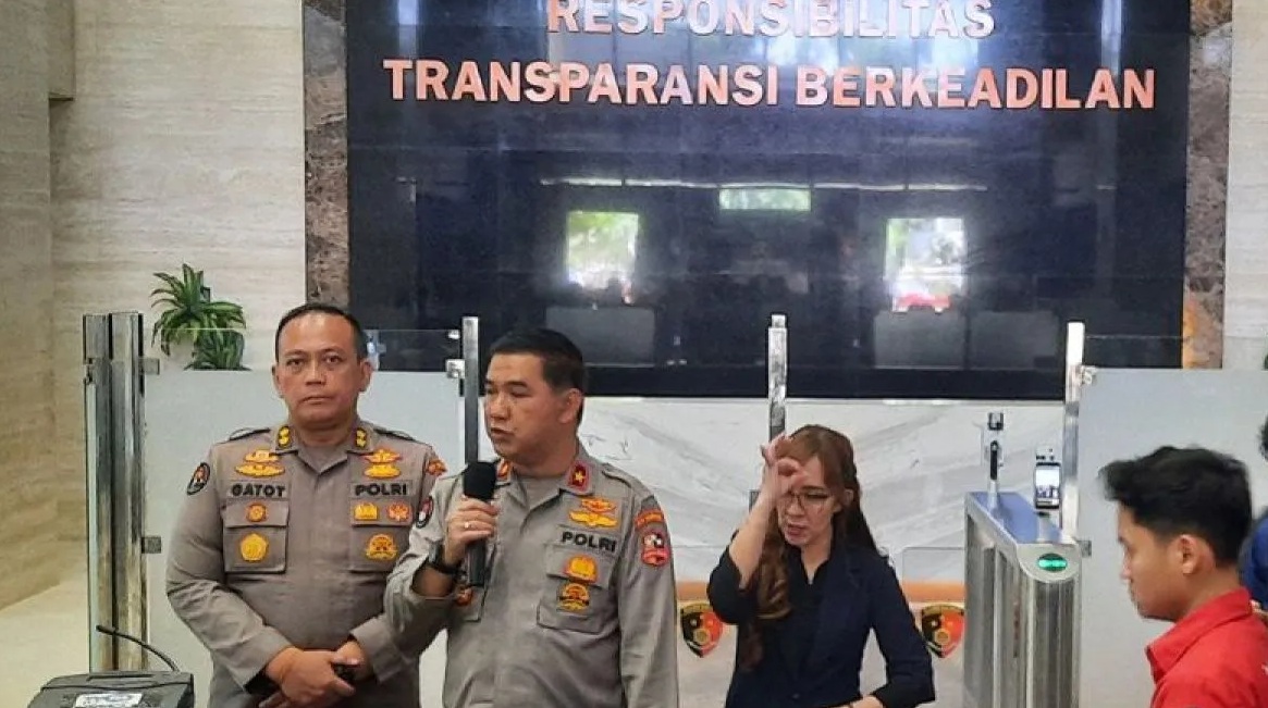 Karopenmas Divisi Humas Polri Brigjen Pol. Ahmad Ramadhan saat memberikan di Bareskrim Polri, Jakarta, Kamis (24/8/2023). (ANTARA)