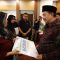 Pemerintah Provinsi Jawa Barat (Jabar) melalui Biro Kesejahteraan Masyarakat Sekretariat Provinsi Jabar memberikan perhatian khusus kepada ribuan guru ngaji yang tersebar di Jabar. (Humas Pemda Jabar)