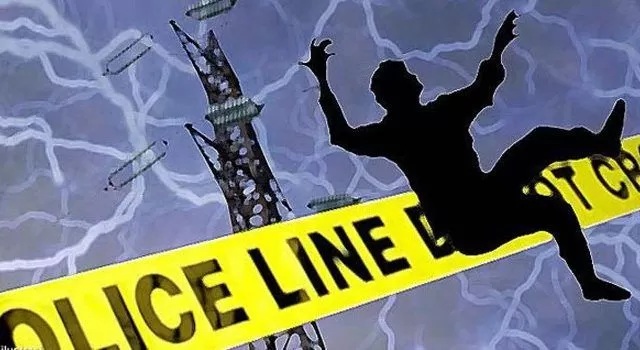 MEMPRIHATINKAN: Salah seorang warga Kampung Cicatih, RT 03/RW 01, Desa Bangbayang, Kecamatan Cicurug, MRP (20), saat tak sadarkan diri, usai tersengat listrik saat mencari cacing pada Jumat (25/08).(Foto : ilustrasi/Jawapos)