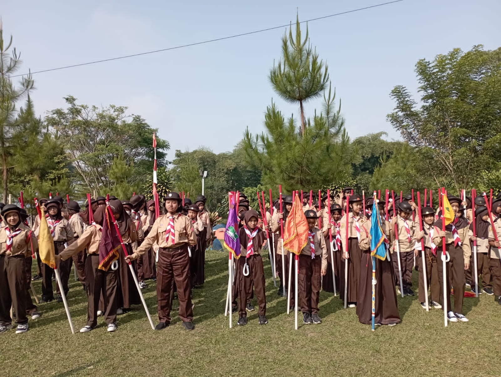 SERU: Memperingati Hari Pramuka ke-62, SDN Dewi Sartika CBM Gelar JUS Camp.