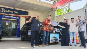 BRI Kanca Cibadak Serahkan Hadiah Mobil Avanza ke Nasabah BRI Unit Simpenan Cibadak