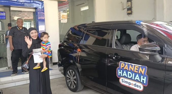 Nasabah BRI Unit Simpenan Cibadak, Reis Nurjanah menang mobil dari undian PHS BRI Kanca Cibadak