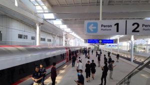 Presiden Jokowi Instruksikan Jabar Integrasikan Whoosh dengan Transportasi di Bandung