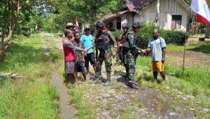 Satgas Yonif 310/KK Sukabumi Gelar Patroli Simpatik Di Perbatasan Papua