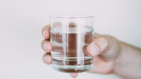 Manfaat Minum Air Putih Saat Bangun Tidur-Lisa Fotios-PEXELS