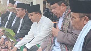 Anies Baswedan Ziarah di Makam KH Ahmad Sanusi