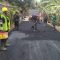 DIPERBAIKI : Jalan Pengubung Desa Kadaleman dan Desa Caringinnunggal Surade saat tengah diperbaiki oleh Dinas PU Kabupaten Sukabumi. (foto : ist)