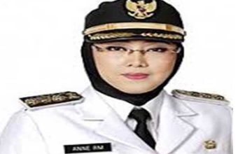 Bupati Purwakarta Anne Ratna Mustika