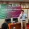 MENJELASKAN : Salah satu narasumber saat menjelaskan materi dalam kegiatan pelatihan jurnalis dan jurnalis warga untuk memperkuat narasi isu lingkungan hidup di tahun politik. Kegiatan The Society of Indonesian Environmental Journalist (SIEJ) atau  Masyarakat Jurnalis Lingkungan Indonesia didukung oleh Kedutaan Besar Amerika Serikat. (foto : ist)