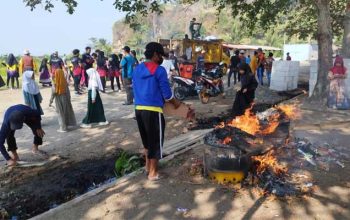Forkompimcam Cisolok Sukabumi Bersihkan Sampah