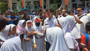 Mengenal Reza, Guru Honorer SDN Cibeureum 1 Bogor yang Dibela Orang Tua Karena Keberaniannya