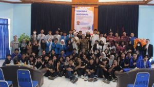 HMIF UMMI Berikan Edukasi Mengenai Pentingnya Keamanan Data Pribadi Dalam Penggunaan E-commerce Melalui Seminar Nasional