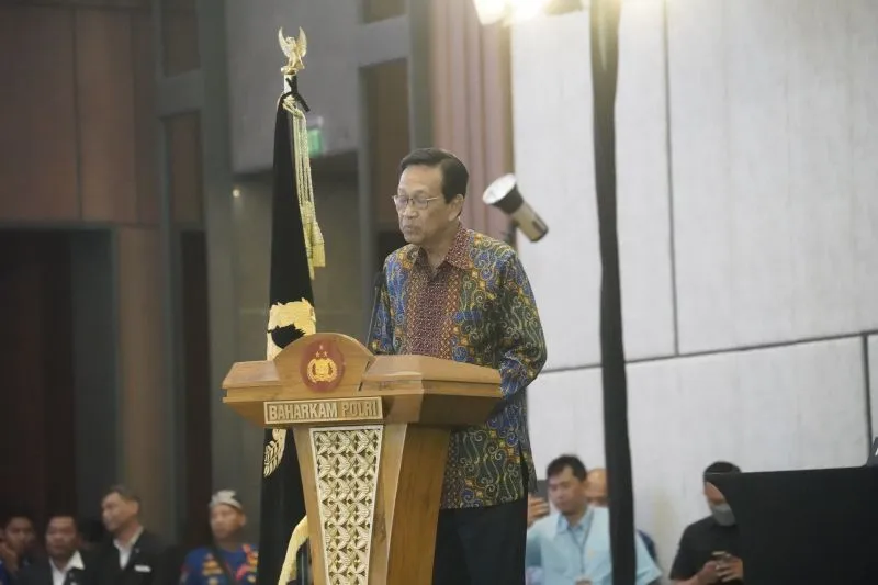 Gubernur Daerah Istimewa Yogyakarta Sri Sultan Hamengku Buwono X saat menyampaikan sambutan pada Rakernis Baharkam Polri di Yogyakarta, Selasa (12/9/2023)