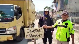 Dibiarkan Rusak, Warga Desa Bencoy Sukabumi Perbaiki Jalan Kabupaten Dengan Swadaya 