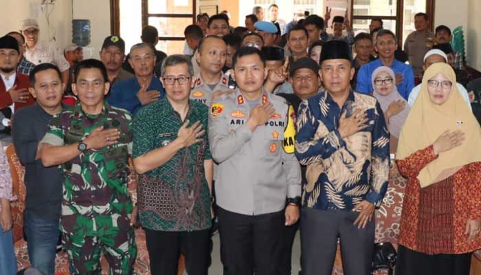 Kapolres Sukabumi Kunjungi Sukaraja