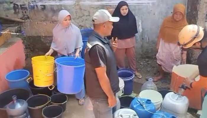Kepala Desa Cidadap Deden Anta Nurman