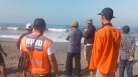 PENCAIRAN KORBAN : Badan Penanggulangan Bencana Daerah (BPBD) Kabupaten Cianjur, Jawa Barat bersama tim SAR gabungan melakukan pencarian.
