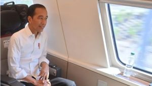 Presiden Jokowi Ikuti Uji Coba Kereta Cepat Jakarta-Bandung