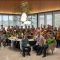 FOTO BERSAMA : Anggota dan perwakilan asosiasi dari berbagai kabupaten, kota, dan provinsi di seluruh Indonesia, foto berfoto bersama pada kegiatan peringatan berdirinya Asosiasi Pengusaha Air Minum Kemasan Nasional (Asparminas) tanggal 28 September. (Foto :ist)