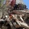 Tim penyelamat melakukan operasi pencarian setelah gempa bumi dahsyat terjadi di Amizmiz, Maroko, 9 September 2023. (REUTERS/ABDELHAK BALHAKI)