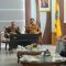 Wakil Bupati Sukabumi Iyos Somantri saat memaparkan potensi wisata dan sumber daya alam gurilapss kepada Tim Pusat Perancangan Undang-Undang Badan Keahlian DPR RI pada Jumat, (15/9) di Balai Kota Sukabumi.