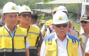 Menteri Pekerjaan Umum dan Perumahan Rakyat (PUPR) Basuki Hadimuljono meninjau lokasi PSN di Kabupaten Bogor, Jawa Barat, Minggu (17/9/2023). (Humas Pemkab Bogor)