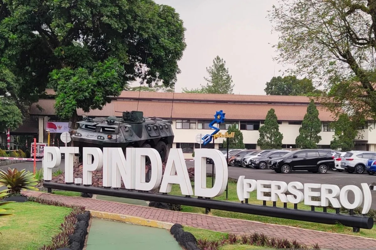 Situasi di gerbang masuk PT Pindad (Persero), Bandung, Selasa (19/9/2023). 