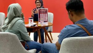 Manajemen Telkomsel Area Jabotabek Jabar Layani Langsung Pelanggan Setia di Hari Pelanggan Nasional,