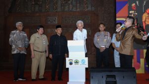 Mudahkan Bayar Pajak, Ganjar Luncurkan Samsat Budiman