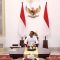 Presiden Joko Widodo (tengah) didampingi Mensesneg Pratikno (kanan) menerima mantan Menteri Pertanian Syahrul Yasin Limpo di Istana Merdeka, Jakarta, Minggu (8/10/2023). 