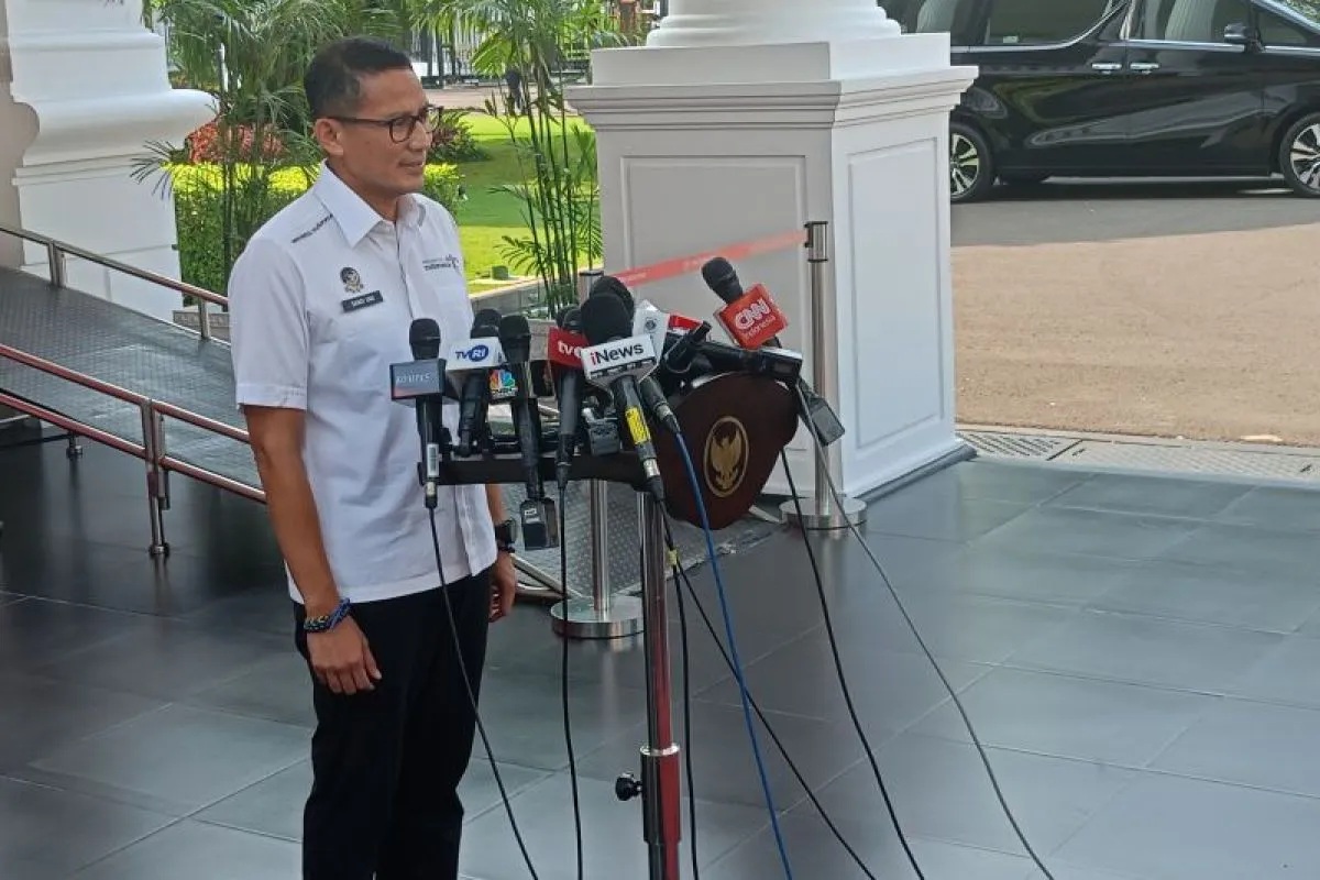 Menteri Pariwisata dan Ekonomi Kreatif Sandiaga Uno saat ditemui, di Istana Kepresidenan Jakarta, Senin (9/10/2023). (Rangga Pandu Asmara Jingga)